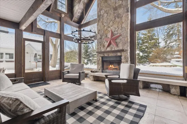 $1,275,000 | 450 West Tower Road, Barrington, IL 60010