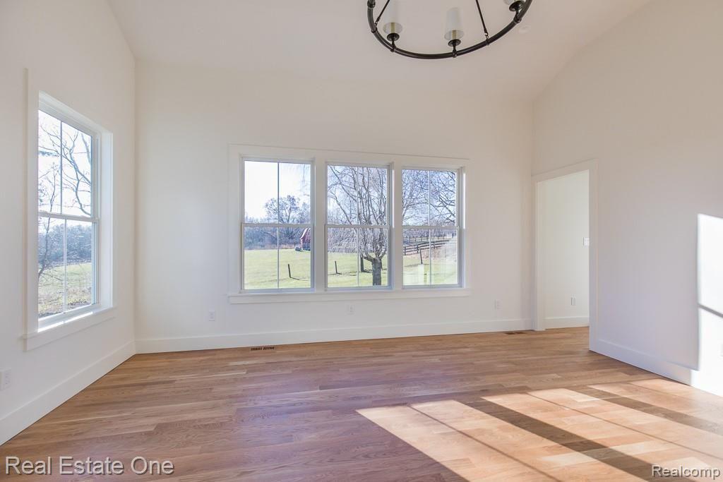 1801 Silver Bell Road Rochester, MI 48306 - Photo 8 of 42 Family Room