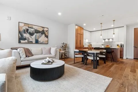 $1,749,000 | 566 Columbus Avenue, Unit 103, Boston, MA 02118