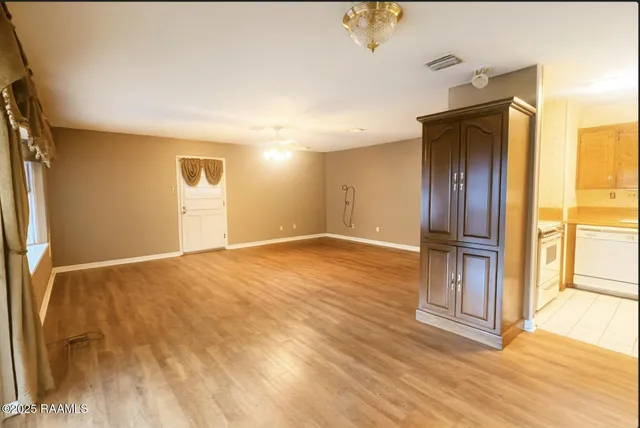 $1,450 | Undisclosed Address, Lafayette, LA 70503