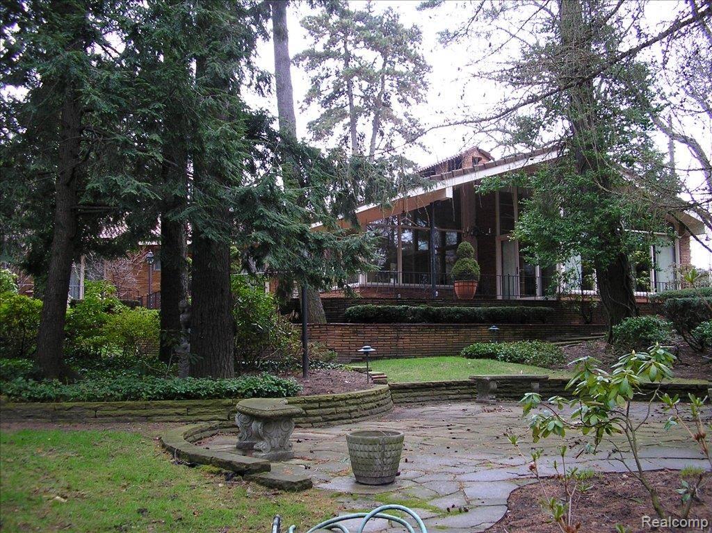 237 Lothrop Road Grosse Pointe, MI 48236 - Photo 19 of 22 P4210069