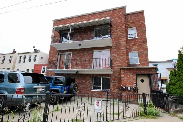 $3,200 | 3586 John F. Kennedy Boulevard, Unit 2, Jersey City, NJ 07307