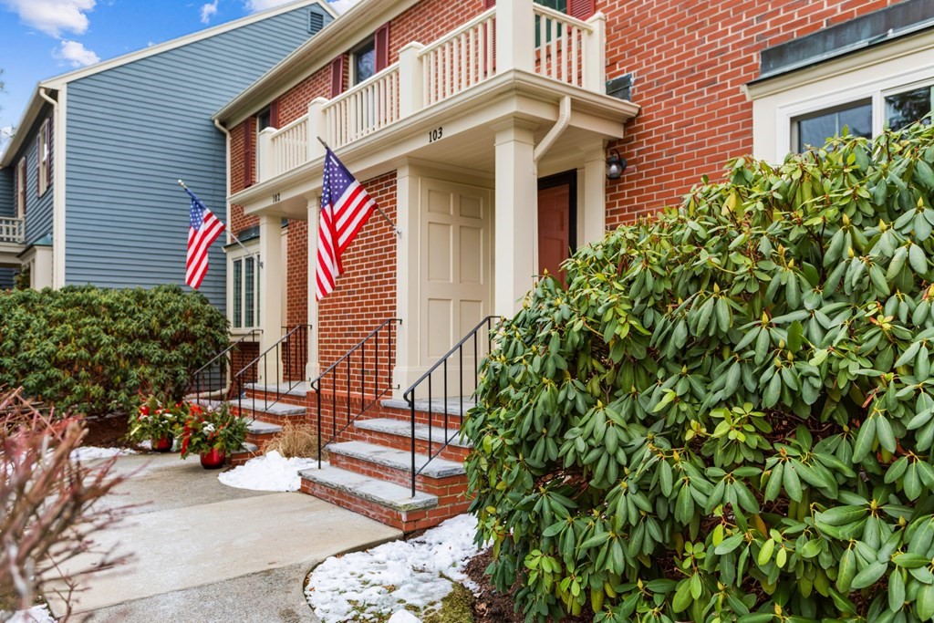 103 Village Post Road, Unit 103 Danvers, MA 01923 - Photo 2 of 39 Gallery Image 2