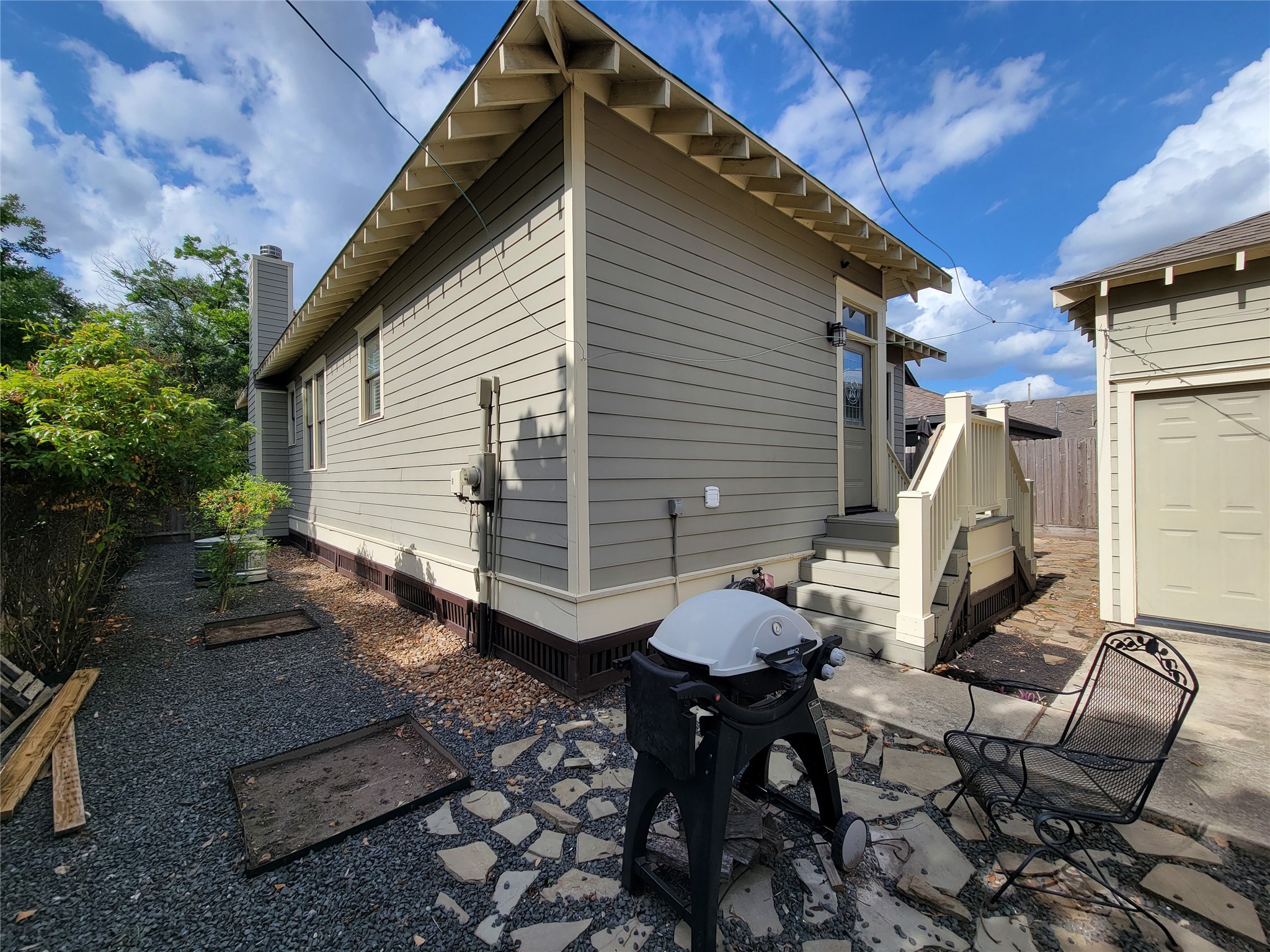 1140 West Cottage Street Houston, TX 77009 - Photo 34 of 37 a view of outdoor space yard and patio