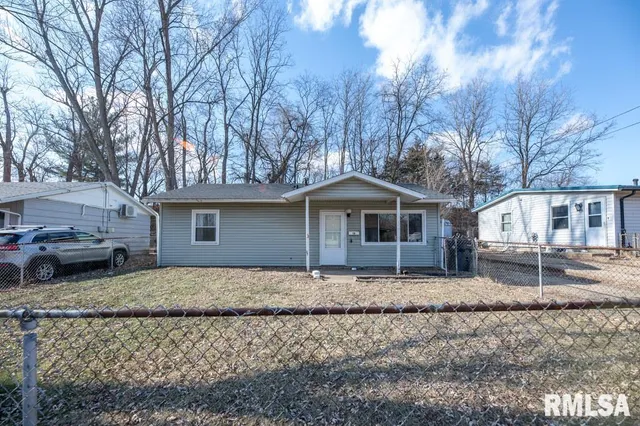 $79,000 | 1323 Fenley Avenue, Pekin, IL 61554
