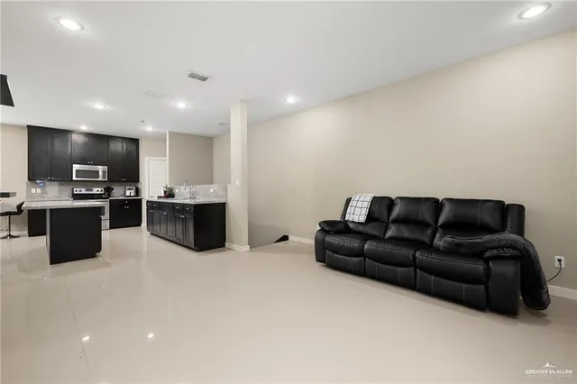 $1,350 | 1201 East Camellia Avenue, Unit 3, McAllen, TX 78501