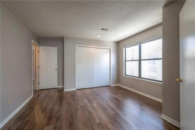 $190,000 | 8848 West 106th Street, Overland Park, KS 66212