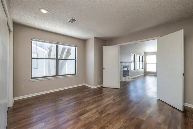 $190,000 | 8848 West 106th Street, Overland Park, KS 66212