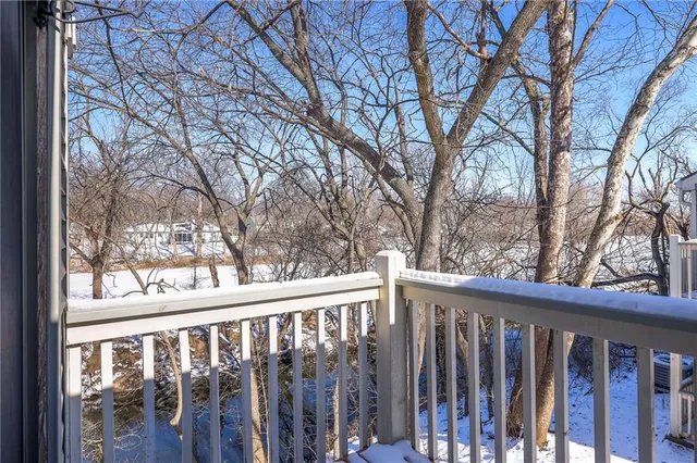 $190,000 | 8848 West 106th Street, Overland Park, KS 66212