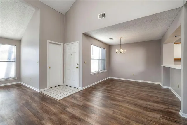 $190,000 | 8848 West 106th Street, Overland Park, KS 66212