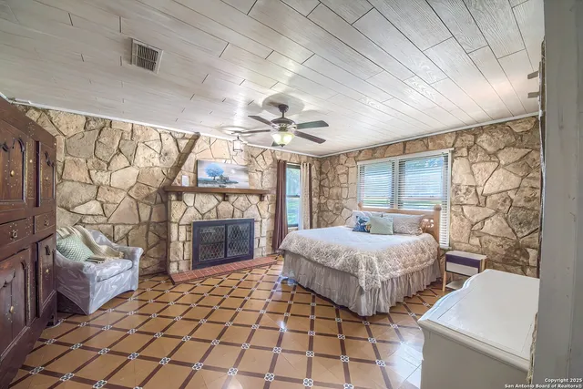 $532,000 | 6986 County Road 271, Mico, TX 78056