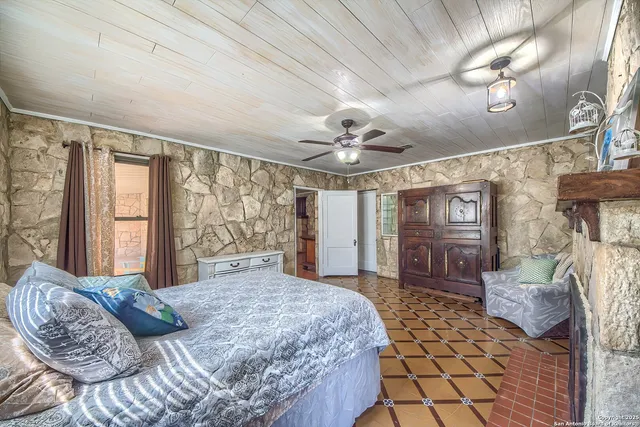 $532,000 | 6986 County Road 271, Mico, TX 78056