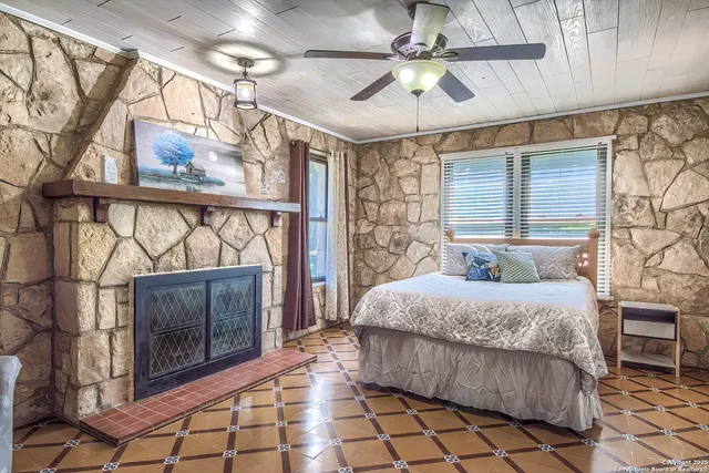 $532,000 | 6986 County Road 271, Mico, TX 78056