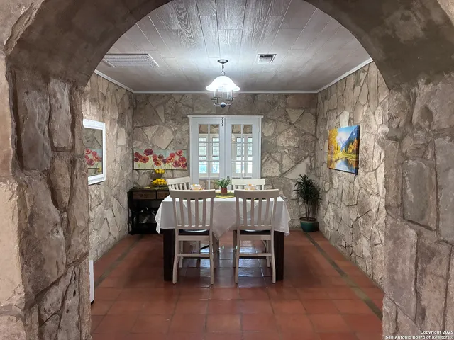 $532,000 | 6986 County Road 271, Mico, TX 78056