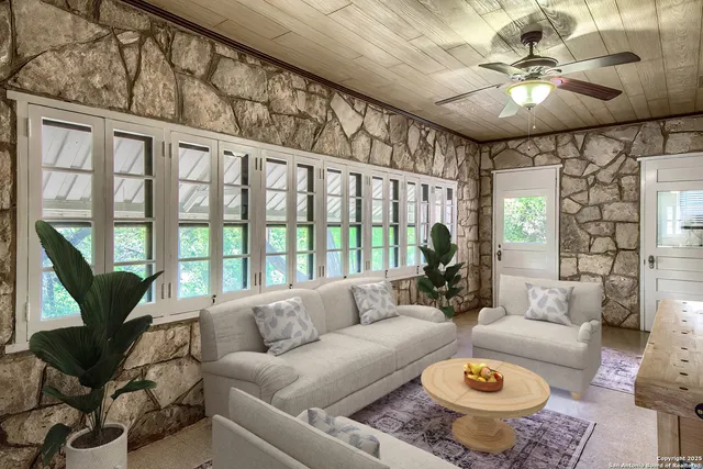 $532,000 | 6986 County Road 271, Mico, TX 78056