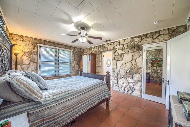 $532,000 | 6986 County Road 271, Mico, TX 78056