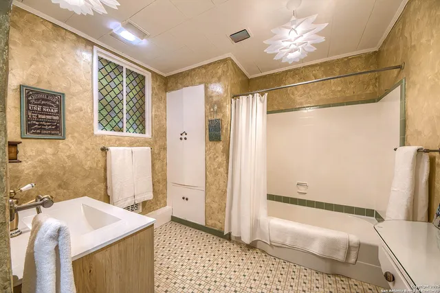 $532,000 | 6986 County Road 271, Mico, TX 78056