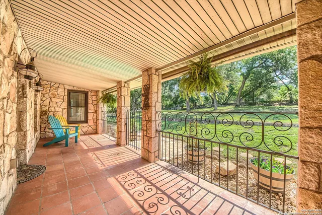 $532,000 | 6986 County Road 271, Mico, TX 78056