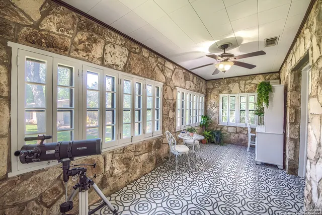 $532,000 | 6986 County Road 271, Mico, TX 78056