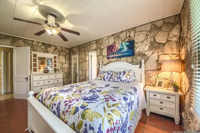 $532,000 | 6986 County Road 271, Mico, TX 78056