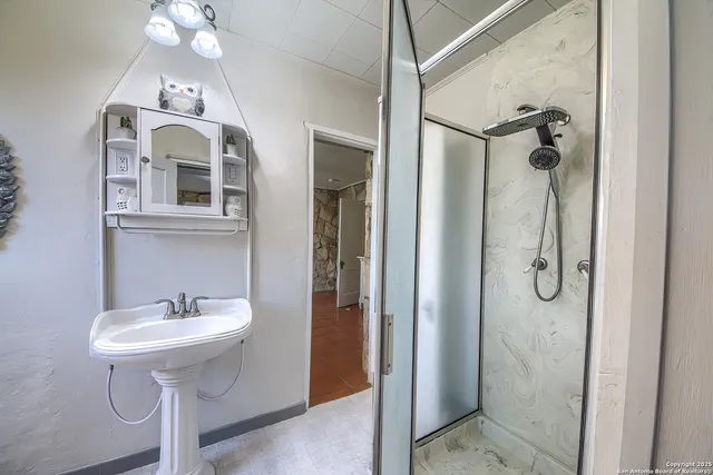 $532,000 | 6986 County Road 271, Mico, TX 78056