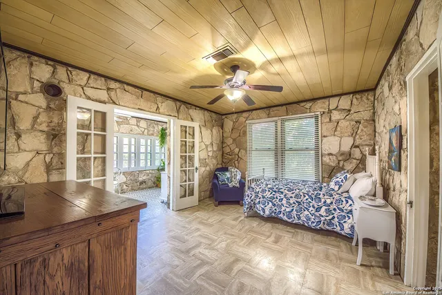 $532,000 | 6986 County Road 271, Mico, TX 78056