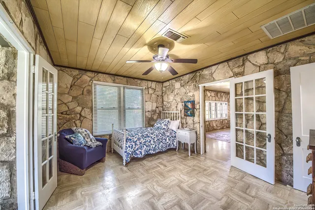 $532,000 | 6986 County Road 271, Mico, TX 78056