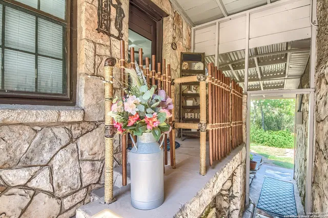 $532,000 | 6986 County Road 271, Mico, TX 78056