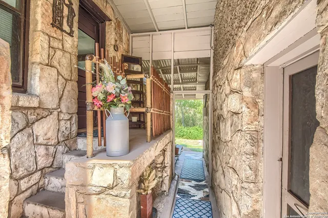 $532,000 | 6986 County Road 271, Mico, TX 78056