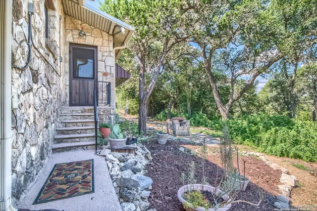 $532,000 | 6986 County Road 271, Mico, TX 78056