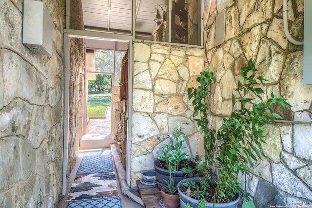 $532,000 | 6986 County Road 271, Mico, TX 78056