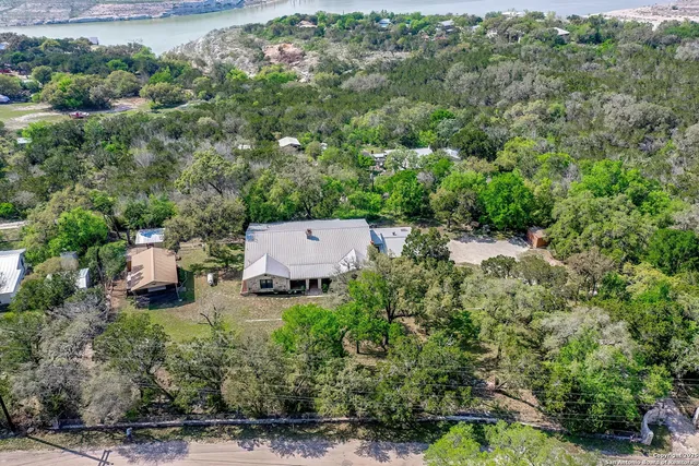 $532,000 | 6986 County Road 271, Mico, TX 78056
