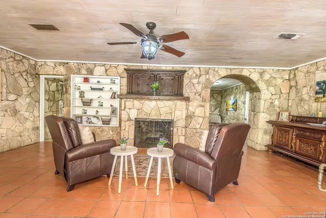 $532,000 | 6986 County Road 271, Mico, TX 78056