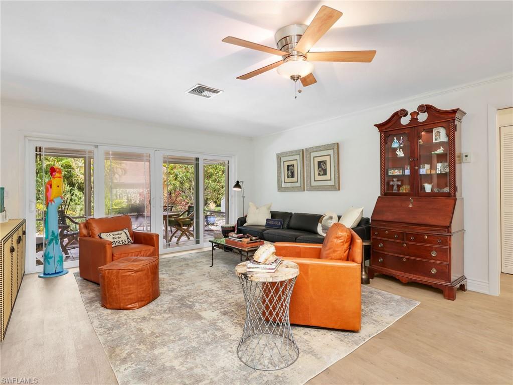 1201 Solana Road, Unit 7 Naples, FL 34103 - Photo 7 of 34