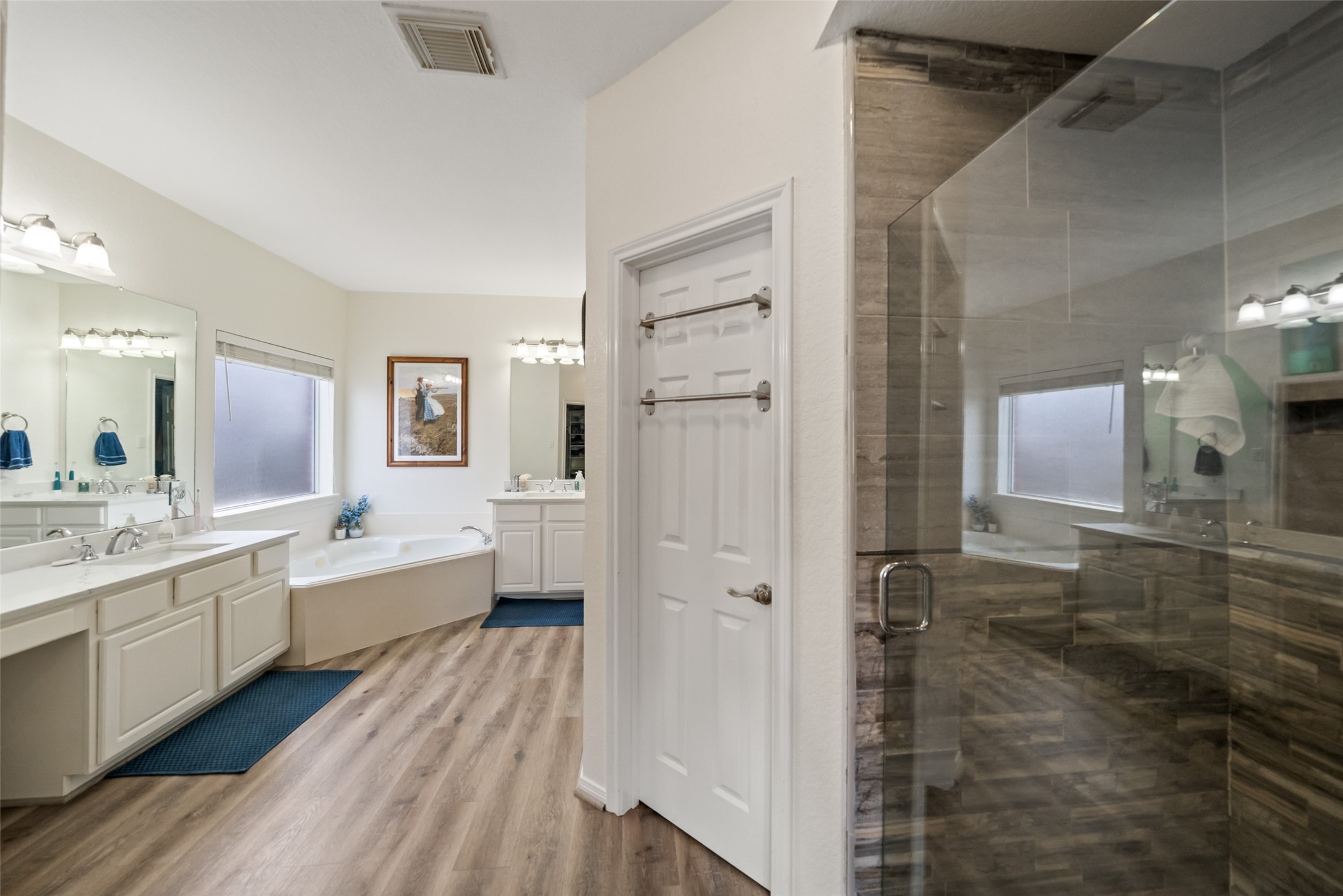 6010 Foxland Court Spring, TX 77379 - Photo 17 of 43 This primary bathroom features a separate tiled shower & jacuzzi tub.