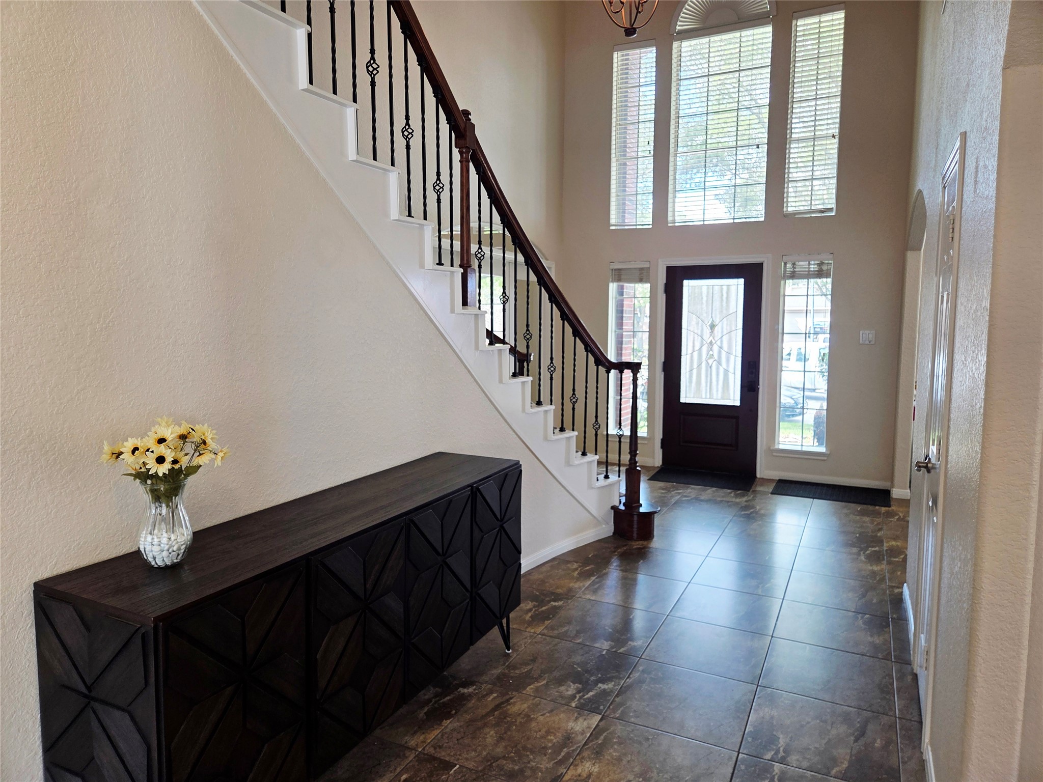 6010 Foxland Court Spring, TX 77379 - Photo 20 of 43 The inviting entryway