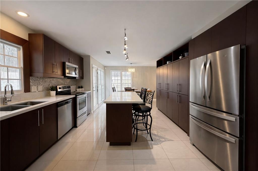 2425 Harbin Springs Cove Dacula, GA 30019 - Photo 3 of 26