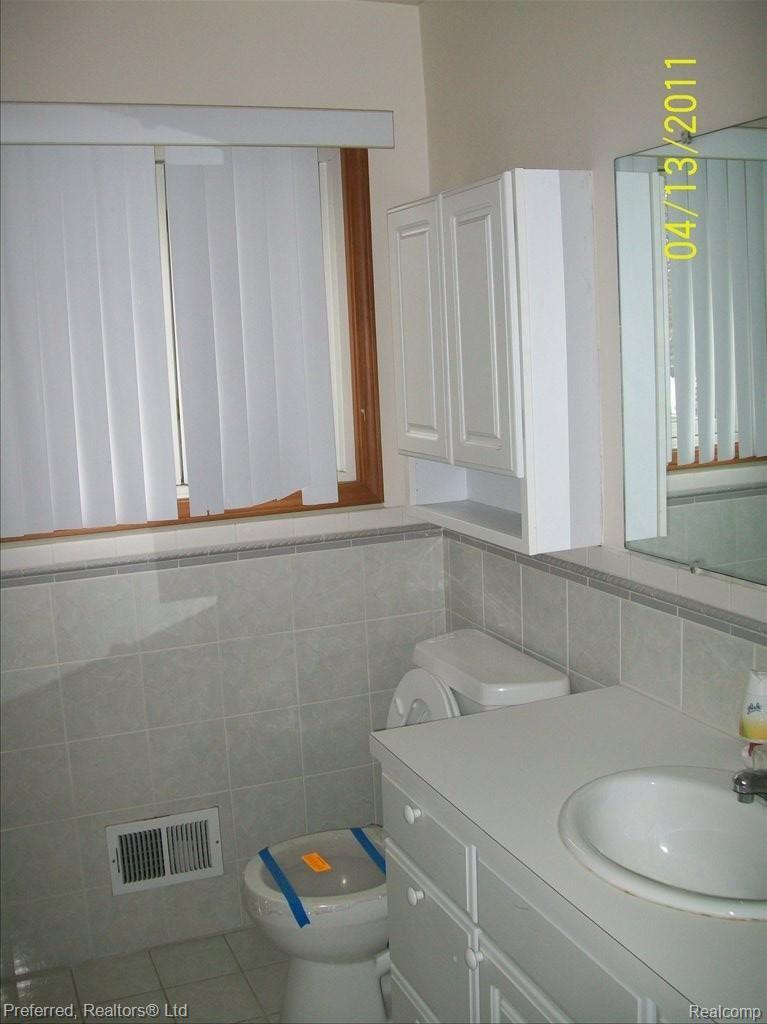 42033 Old Bridge Road Canton, MI 48188 - Photo 10 of 15 Full Bath