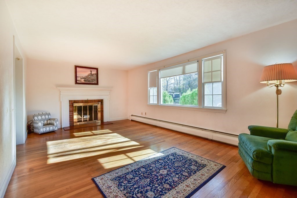 4 Robin Road Reading, MA 01867 - Photo 11 of 22