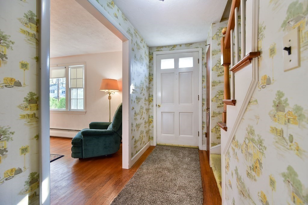 4 Robin Road Reading, MA 01867 - Photo 12 of 22