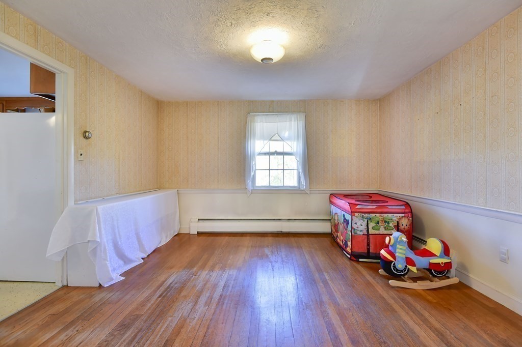 4 Robin Road Reading, MA 01867 - Photo 14 of 22