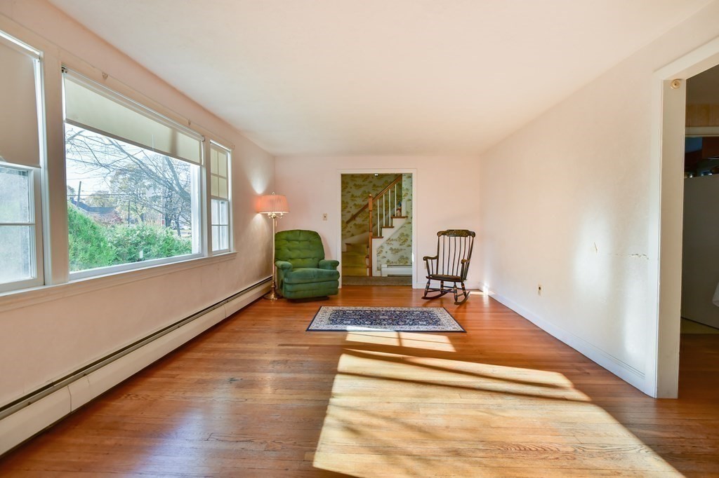 4 Robin Road Reading, MA 01867 - Photo 10 of 22