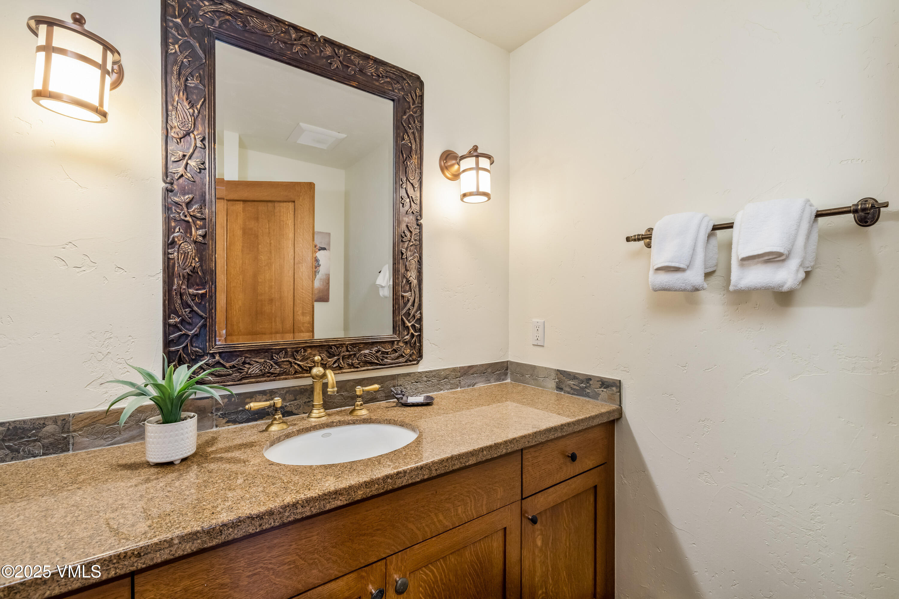 1476 Westhaven Drive, Unit 20 Vail, CO 81657 - Photo 16 of 31 052A8043_1