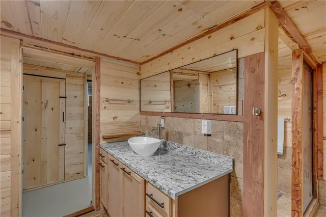 $269,000 | 1404 South Grand Avenue, El Dorado Springs, MO 64744