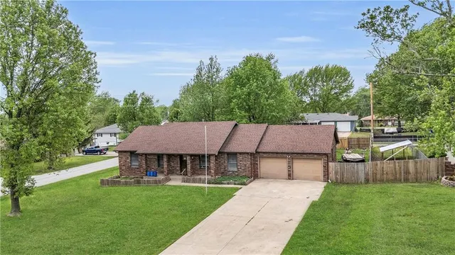 $269,000 | 1404 South Grand Avenue, El Dorado Springs, MO 64744