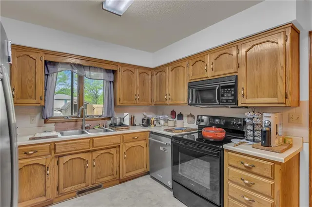 $269,000 | 1404 South Grand Avenue, El Dorado Springs, MO 64744