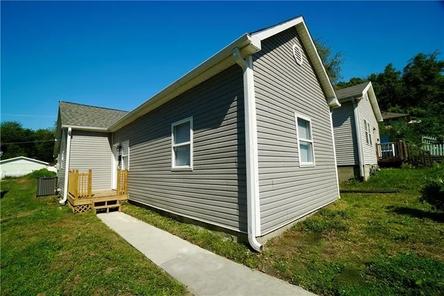 $120,000 | 2814 South 21st Street, St. Joseph, MO 64503