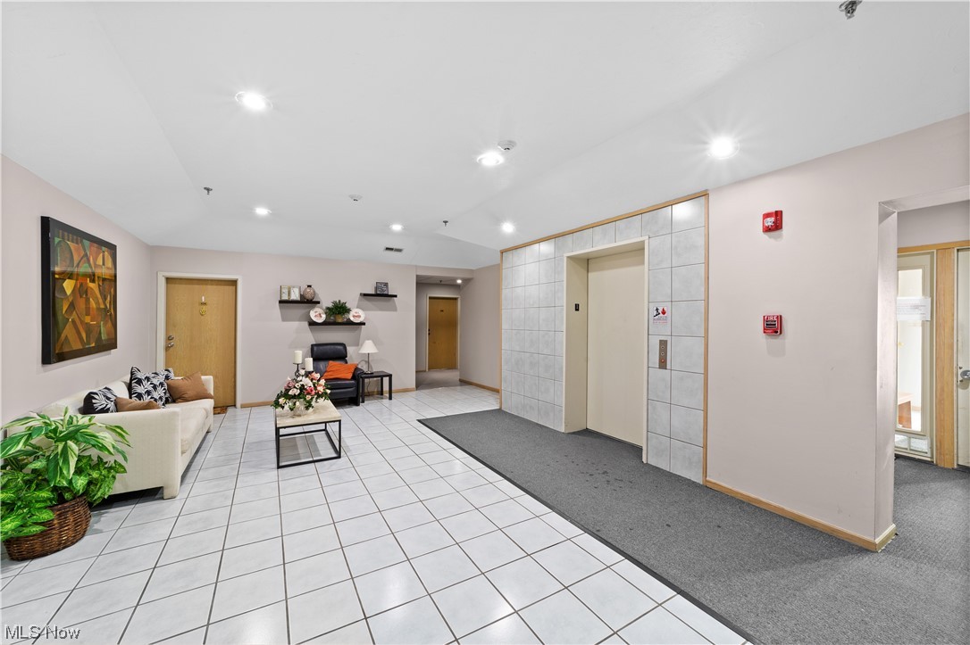 19510 Lorain Road, Unit 306 Cleveland, OH 44126 - Photo 26 of 32 Gallery Image 26