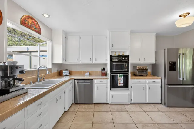 $1,645,000 | 165 Feliz Drive, Oak View, CA 93022