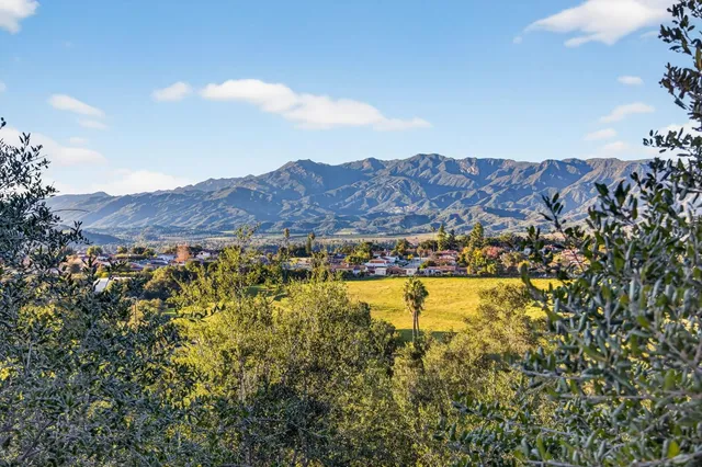 $1,645,000 | 165 Feliz Drive, Oak View, CA 93022